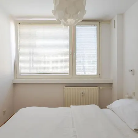Apartman Look Out To The River From A Quiet In Old Town